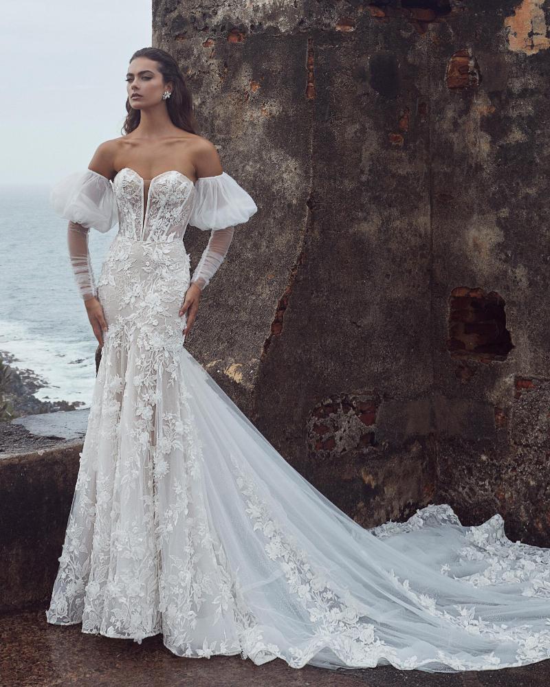 123104 fitted lace wedding dress with sleeves and mermaid silhouette1